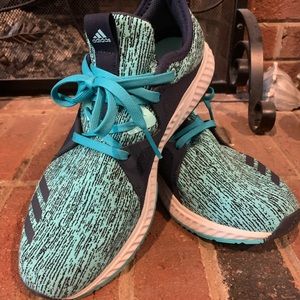 Adidas women’s running shoes, size 9.5. EUC!